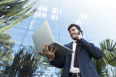 V8.Tech tem 40 vagas para profissionais de tecnologia