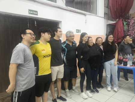 Ídolos na Acrepa inspiram jovens no tênis de mesa